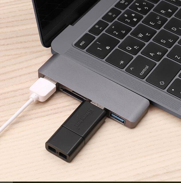 USB C Hub To TF SD Reader Slot Hub 3.0 PD Thunderbolt 3 USB C Hub Adapter - Carbon Cases